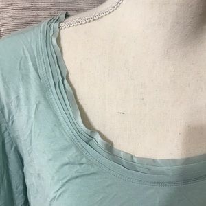 Tissue scoop neck tee